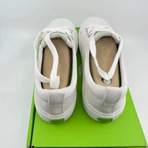 NEW Cariuma Oca Low Top Lace Up Organic Canvas Sneakers Off White Unisex W7.5 M6 - Picture 3 of 7
